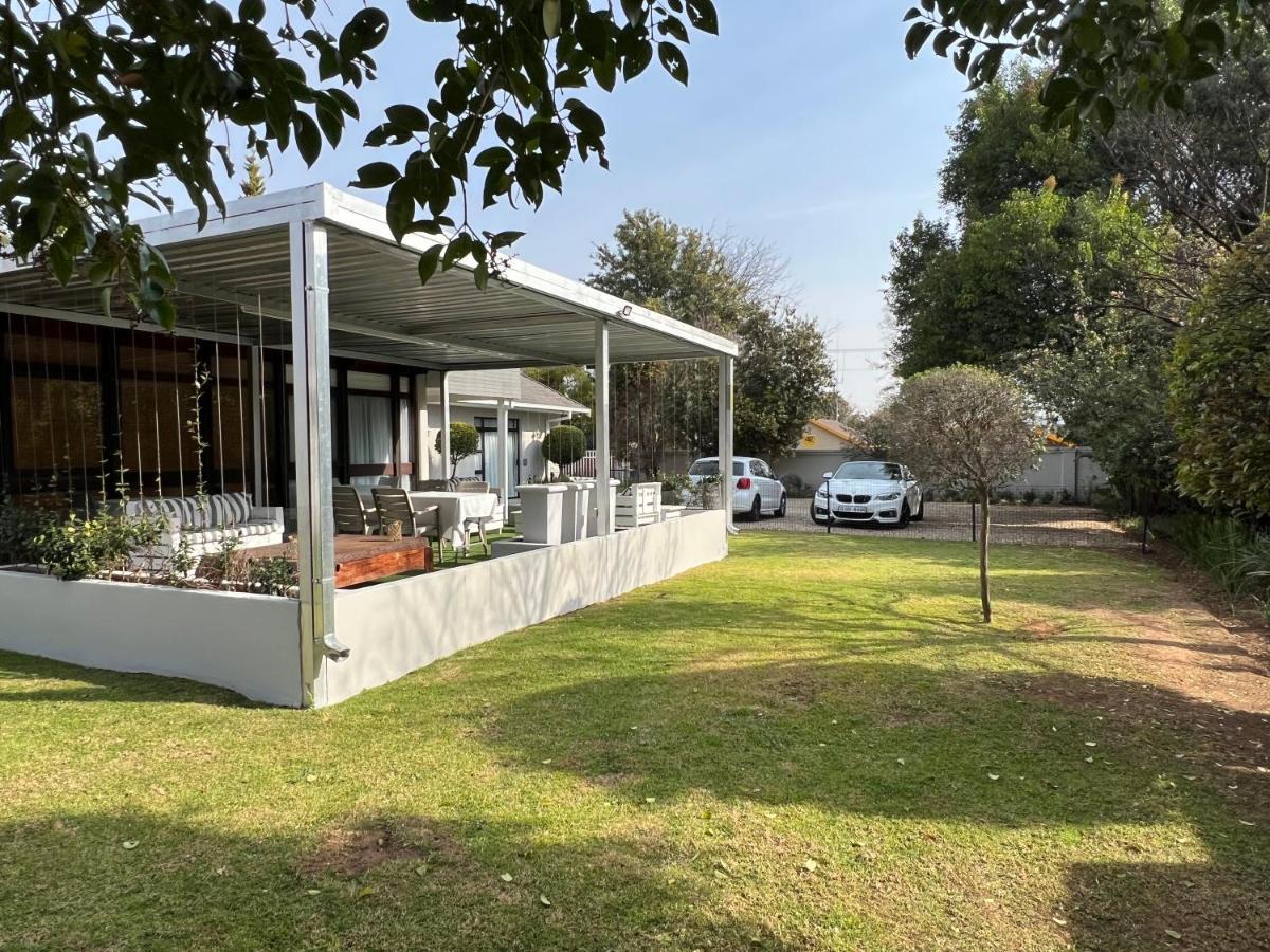 Le'Ciara Luxury Guest House Johannesburg Exterior photo